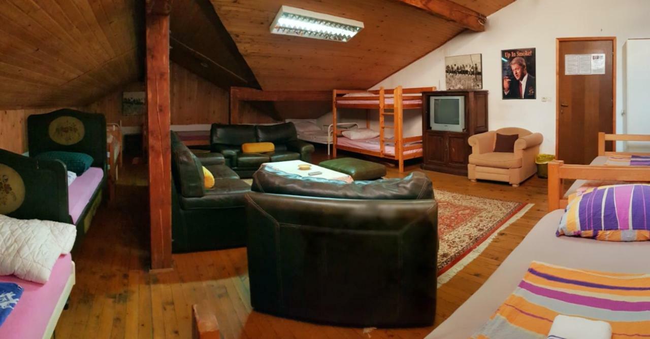 Hostel Pansion Lion 塞拉耶佛 外观 照片